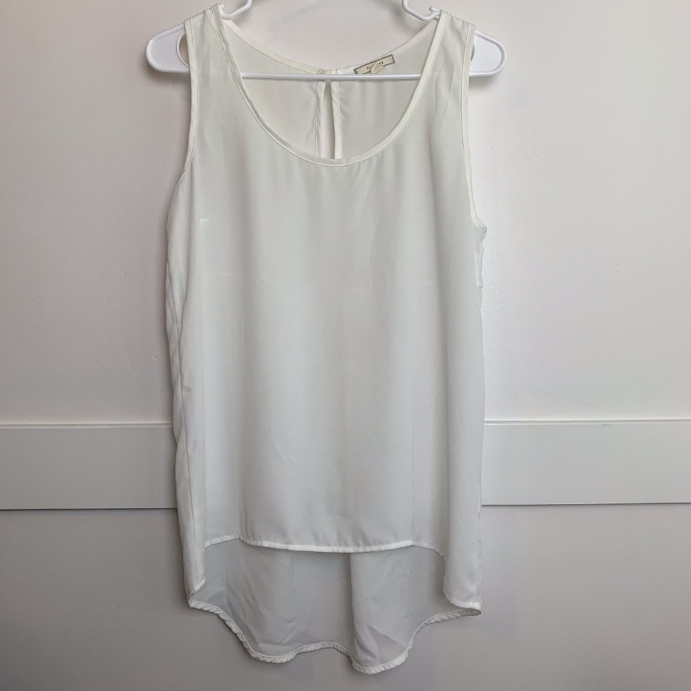 Pleione White Sheer Keyhole Sleeveless Blouse